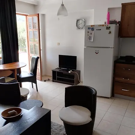 アパート Kadinlar Denizine 100 Metre クシャダス