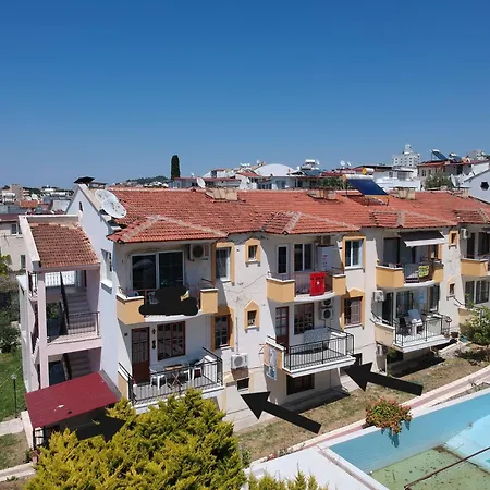 Lägenhet Kadinlar Denizine 100 Metre Kusadası