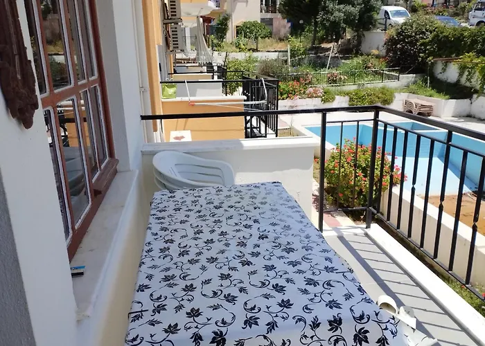 Lägenhet Kadinlar Denizine 100 Metre Kusadası